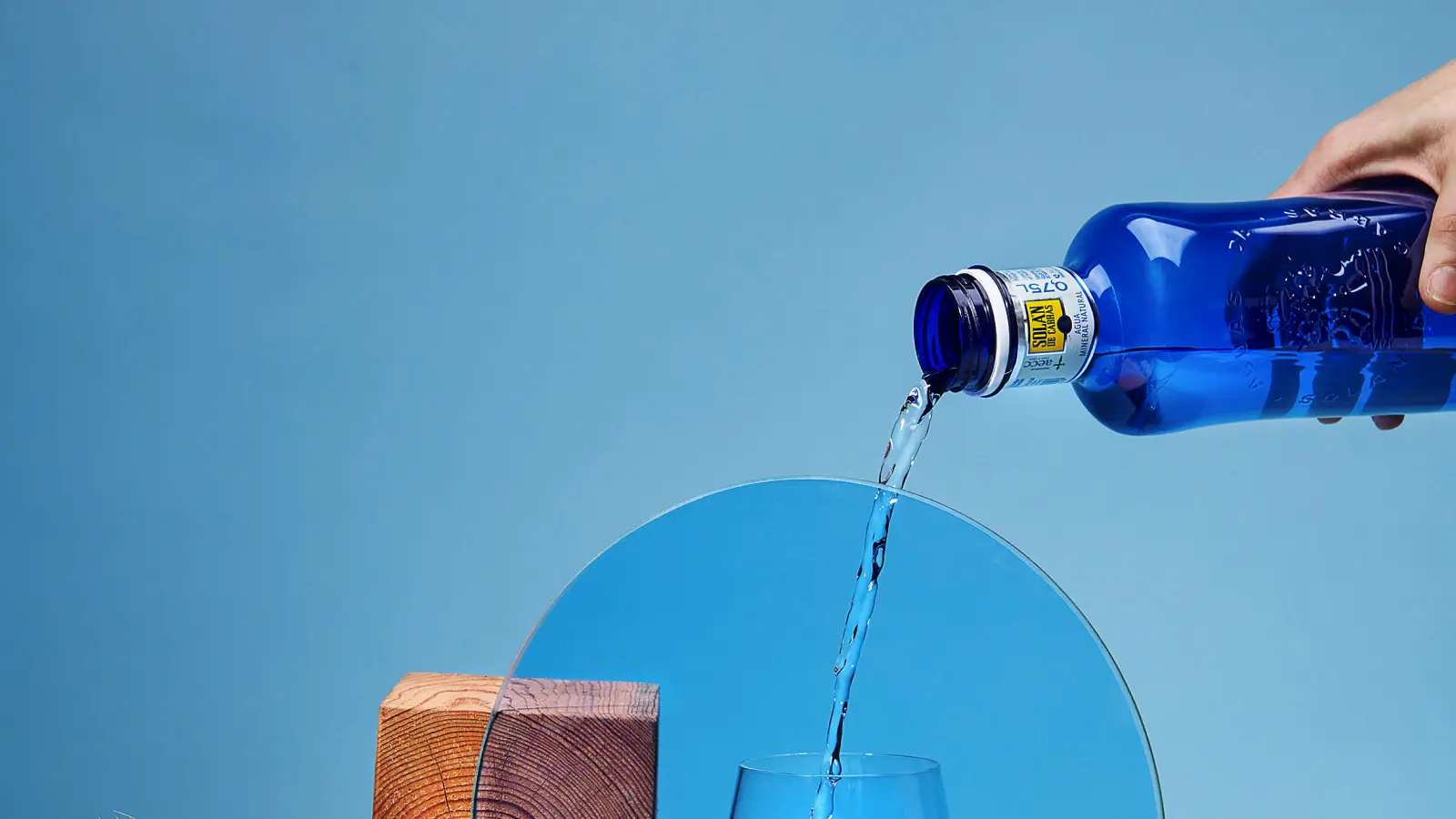 Envases del Agua Mineral, características y funciones - Agua